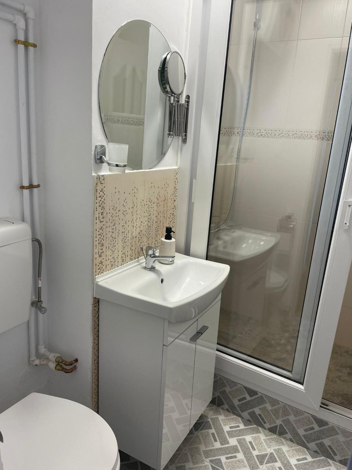 Emm Apartament - 100M Parc Si Metrou Tinererului Boekarest Buitenkant foto